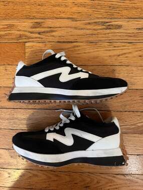 Steve Madden Campo Womens 7 Black White Retro Platform Sneakers Gum Sole